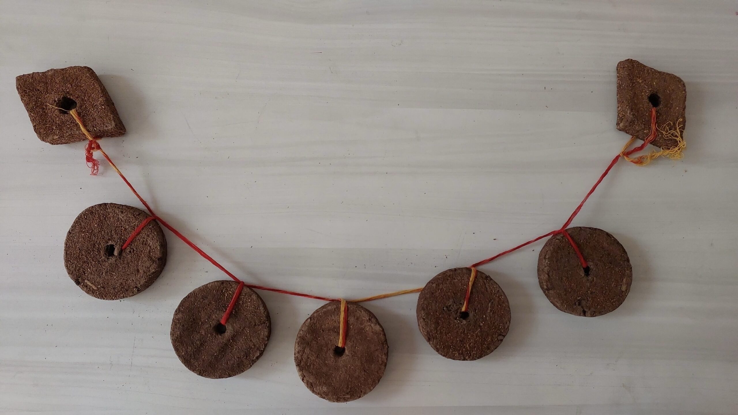 Ganga Sutra Cow Dung Bhalle Ki Maala 2 Packs (Each pack contains 5 Round + 2 Barfi Shape)