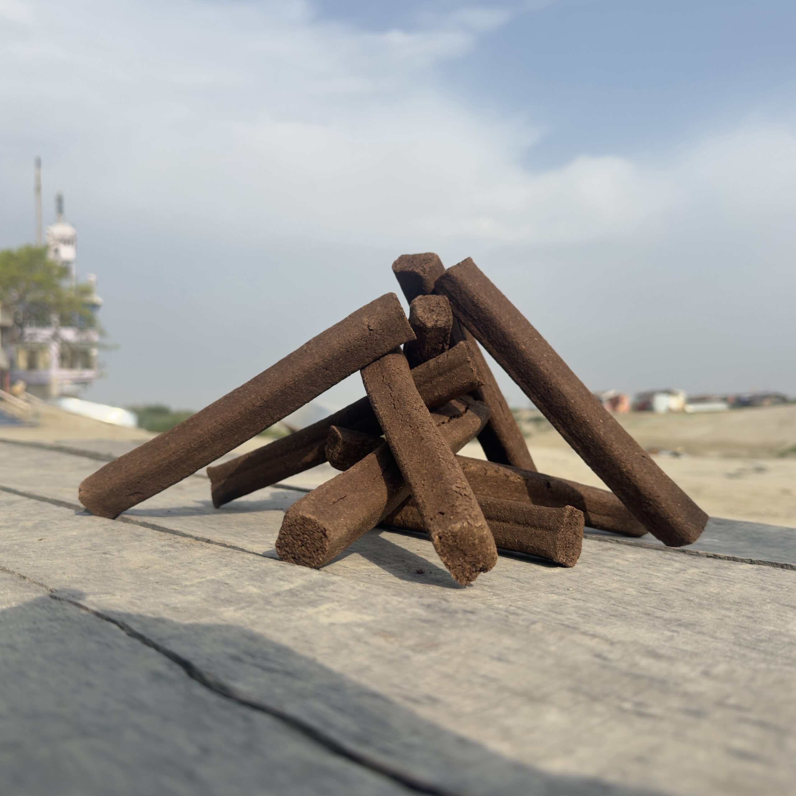 Ganga Sutra Cow Dung Havan Lakdi (9 inches long) - Image 2